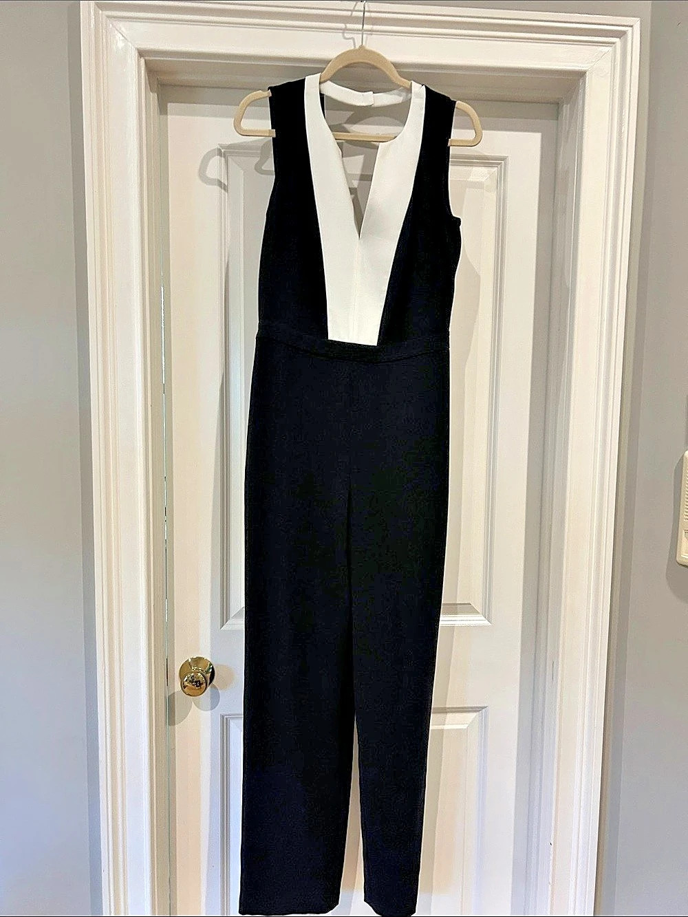 BCBGMAXAZRIA Black & White Size 6 Jumpsuit Like New